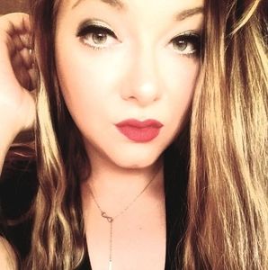 Meet your Posher, Bridgette